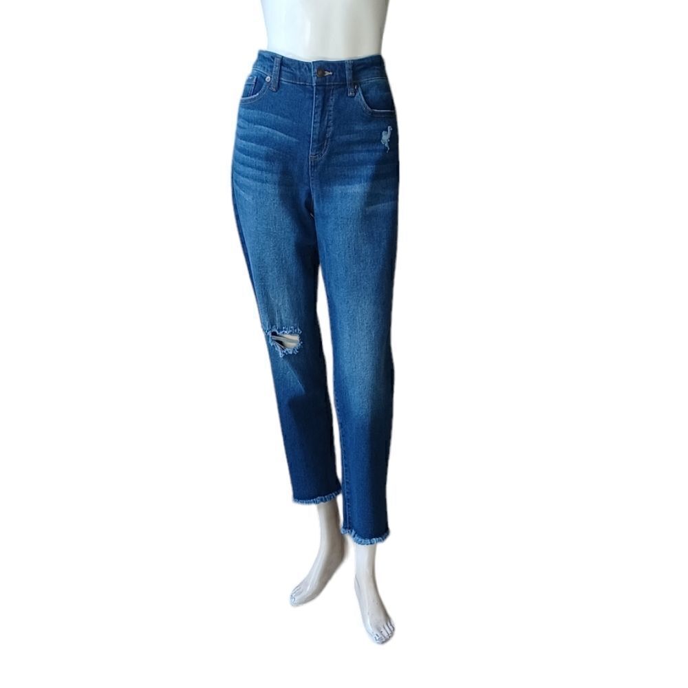 69634.....Scoop Crop Straight leg Jeans Size 8, W29"  25"Inseam 10"Rise
